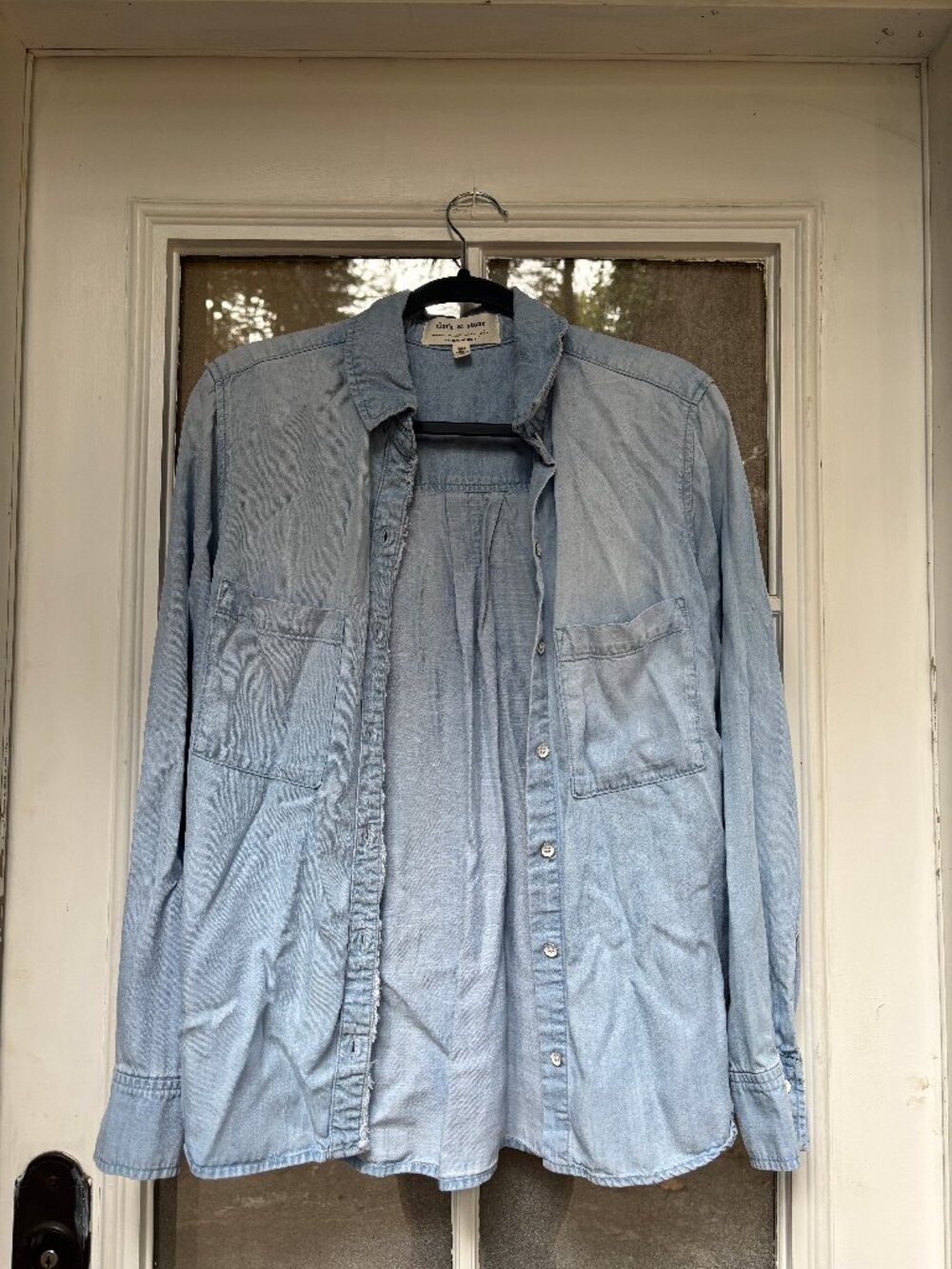 Cloth & Stone Chambray Button-Down Shirt – Size M – Anthropologie